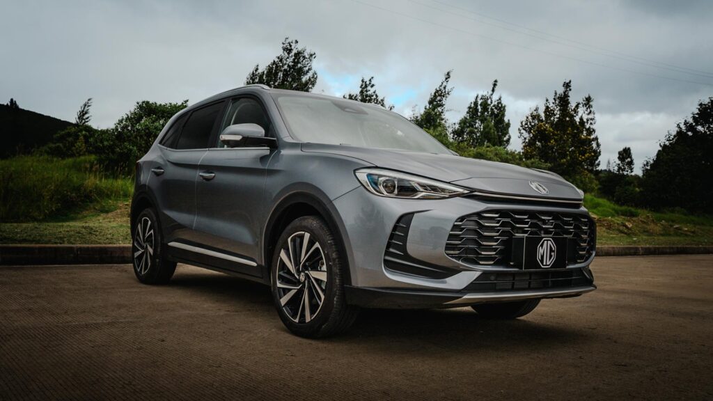 4-MG-ZS-Hybrid-2025-MG-Colombia-1